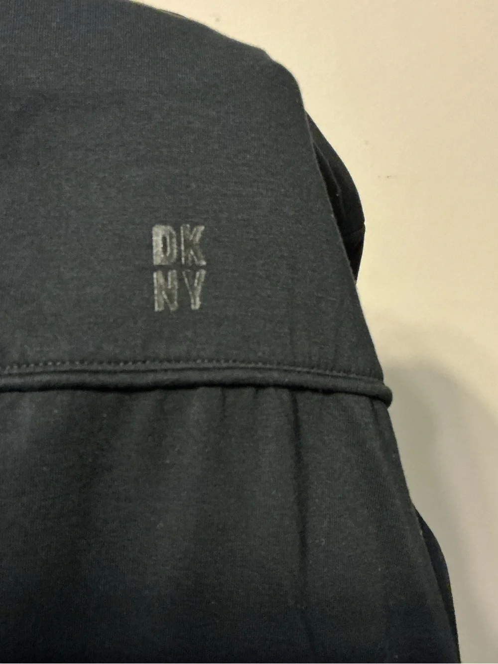 DKNY Black Short-Sleeve Crewneck Tee with Contrast Neck Trim